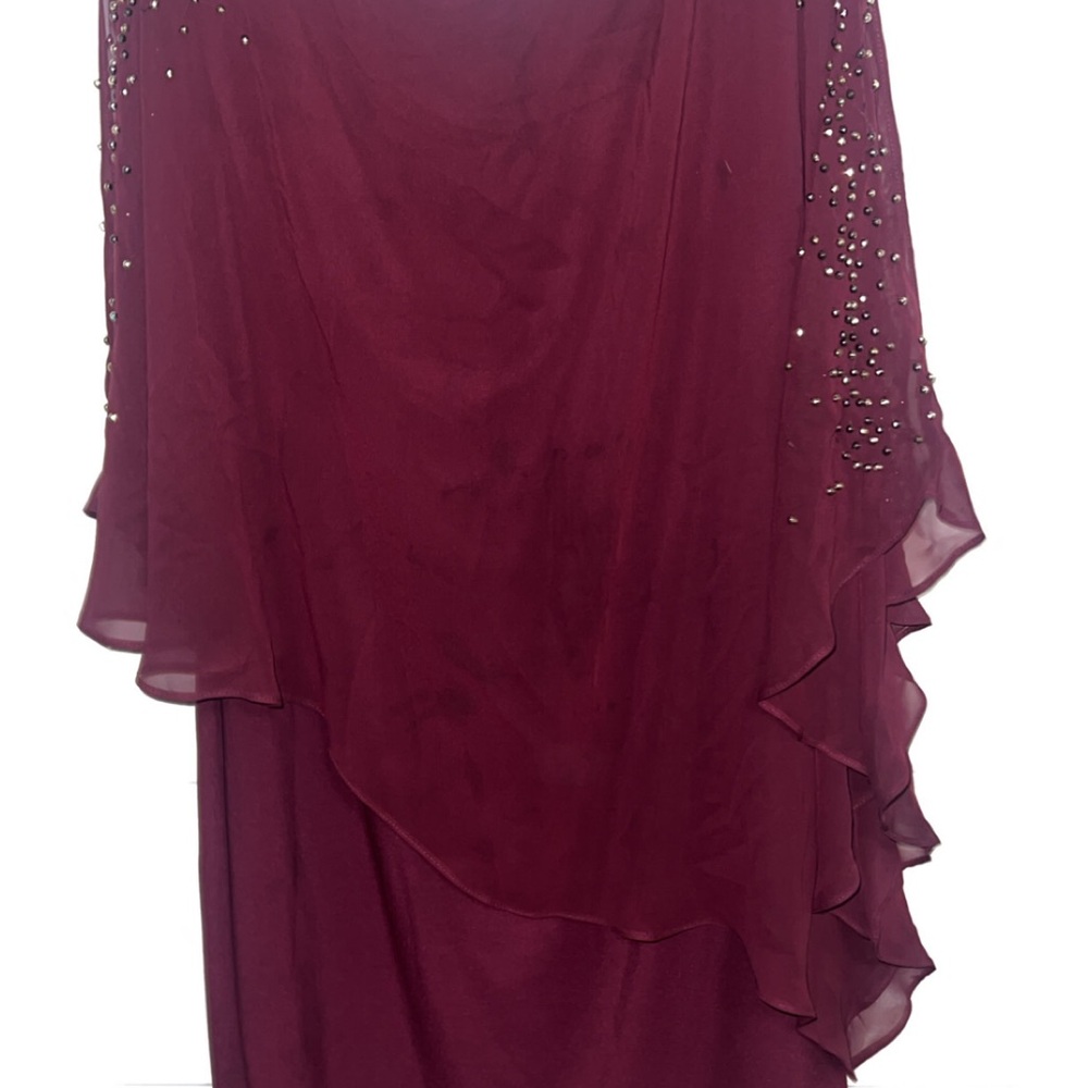 Elegant Burgundy Chiffon Dress with Beaded Details